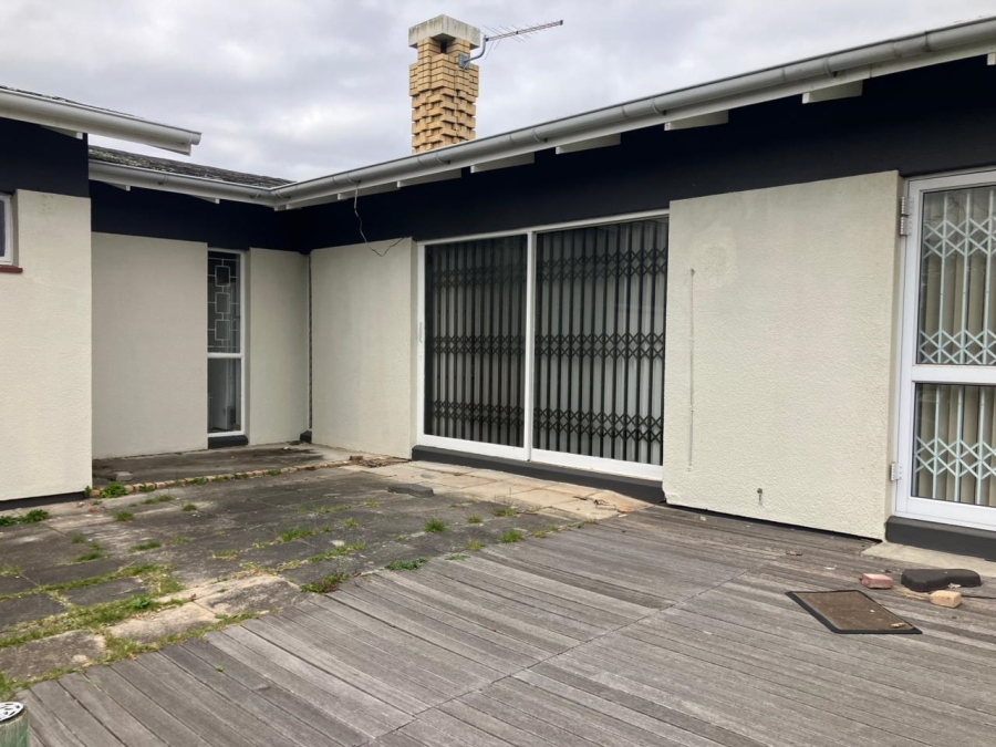 4 Bedroom Property for Sale in Kabega Park Eastern Cape